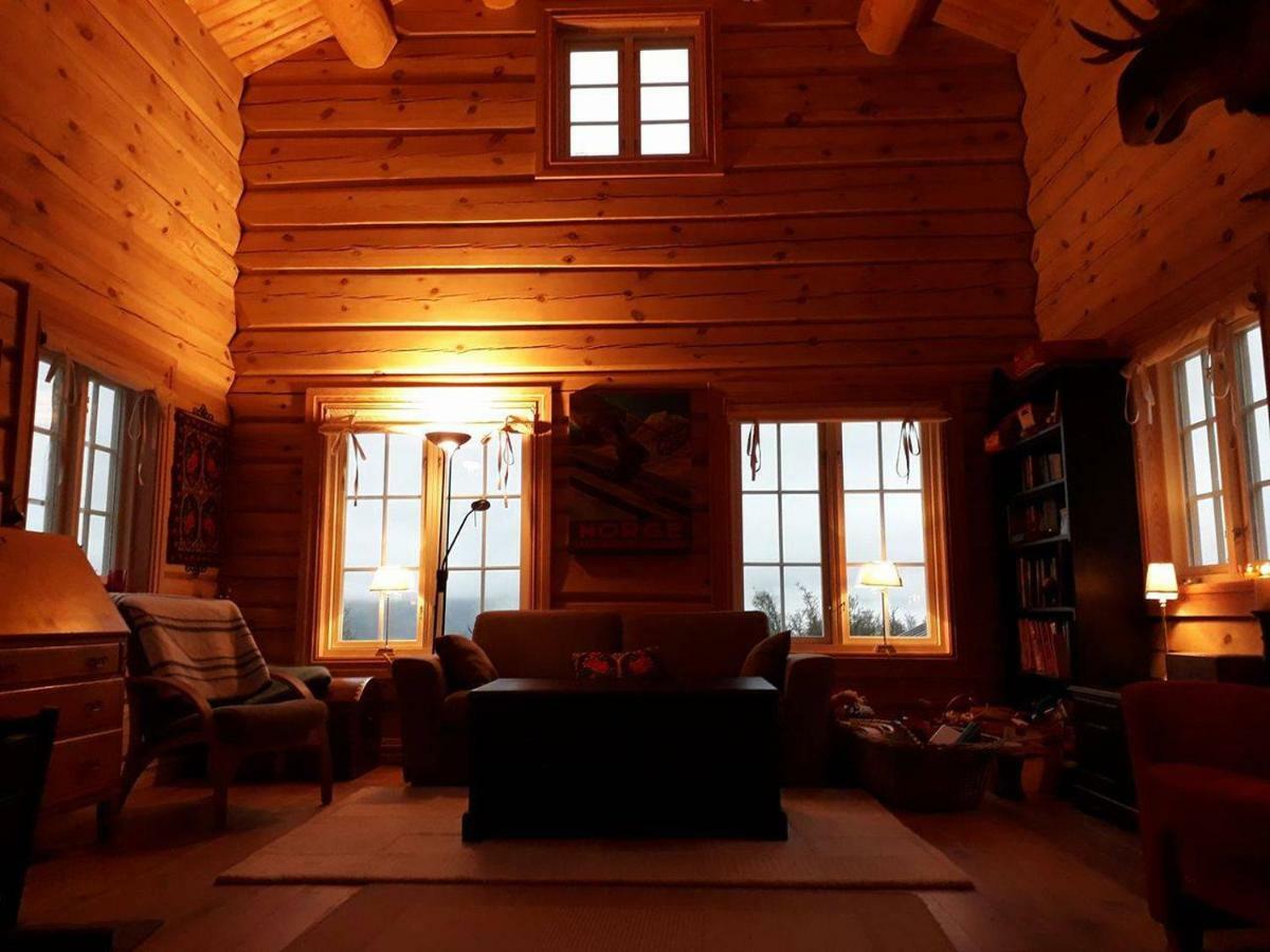 Blazerbu Four-Bedroom Chalet Myro Buitenkant foto