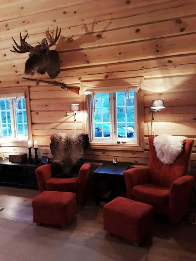 Blazerbu Four-Bedroom Chalet Myro Buitenkant foto